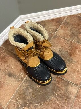 Western Chief Tan and Black Men's Waterproof Winter Boots
